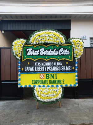 Papan Bunga Duka di Olak Kemang