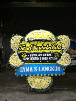 Papan Bunga Duka di Olak Kemang