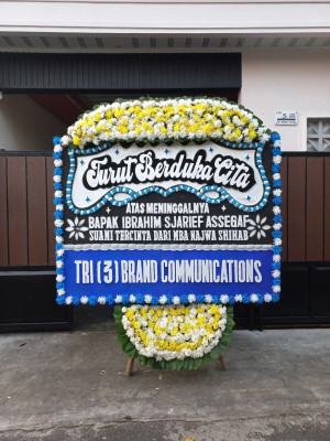 Papan Bunga Duka di Olak Kemang